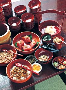 盛岡三大麵（わんこそば、盛岡じゃじゃ麺、盛岡冷麺）